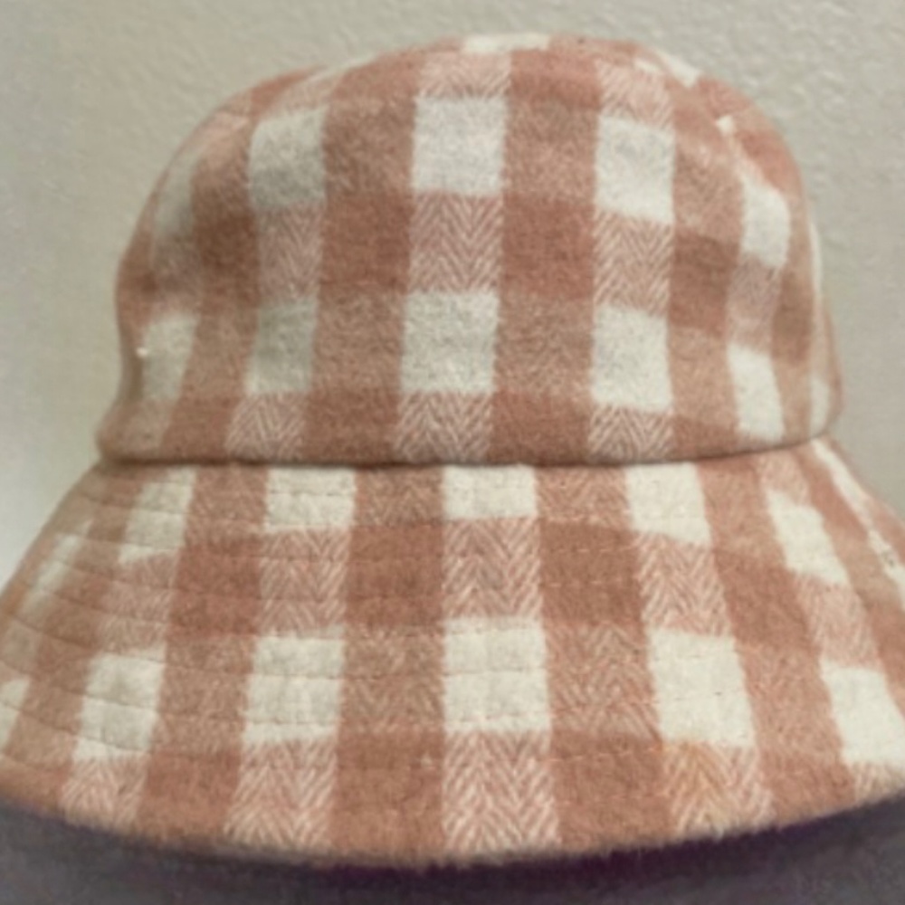 Bucket hat
